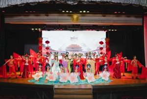 Bangkokissa: Golden Dome Cabaret show