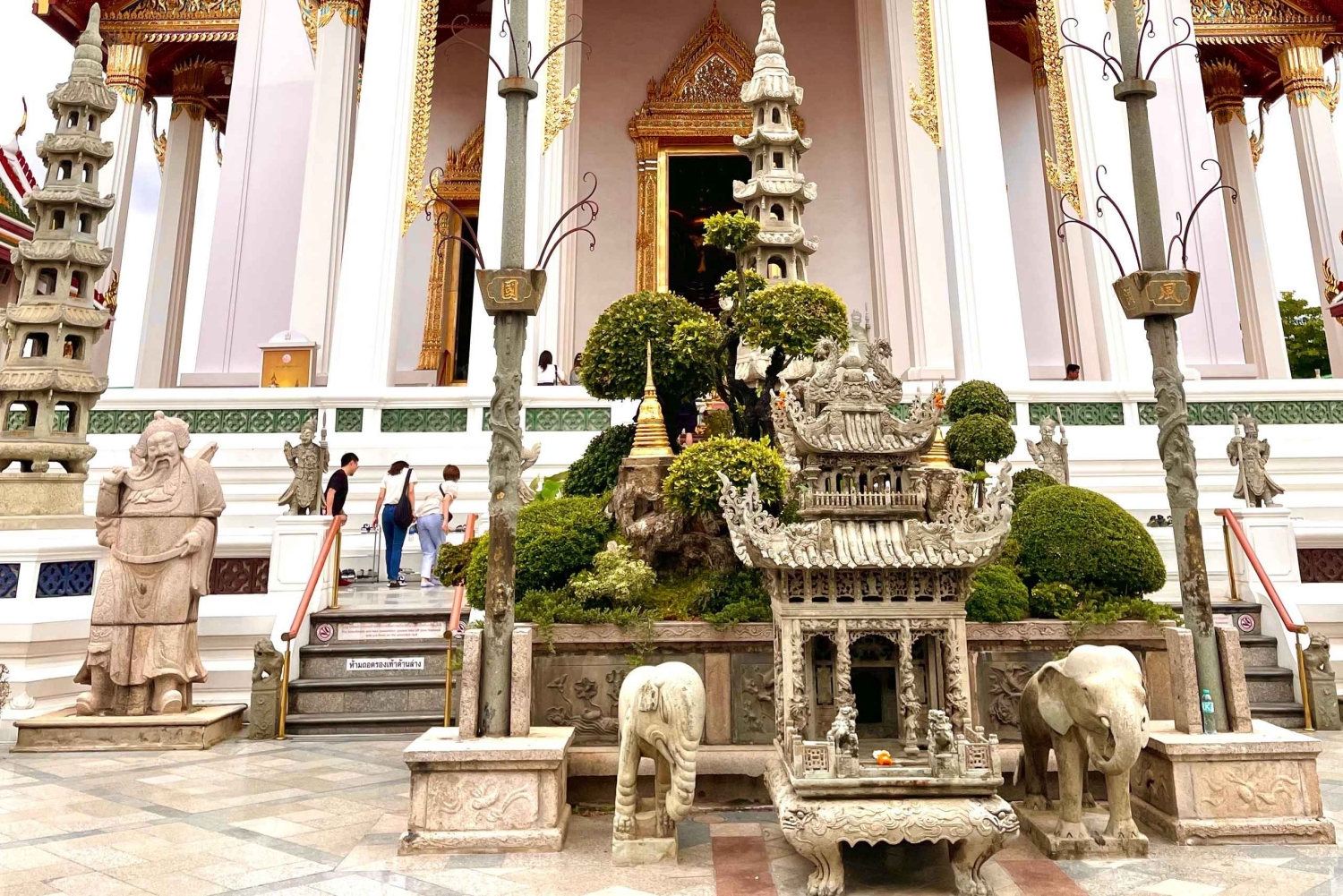 Bangkok: poranna wycieczka na Złotą Górę i do Marmurowej Świątyni – tuk tuk