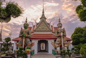 Bangkok: Tour guidato a piedi del Grand Palace e del Wat Arun