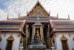 Bangkok: Grand Palace og Wat Arun - guidet fottur med guide