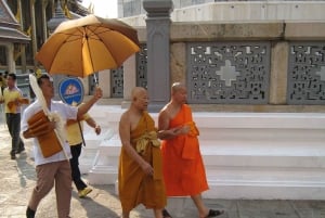 Bangkok: Grand Palace and Wat Phra Kaew Guided Walking Tour