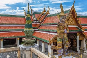 Bangkok: Grand Palace, Emerald Buddha, and Museum Siam Tour