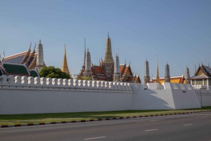 Walking tour Grand Palace, Emerald Buddha and Wat Pho