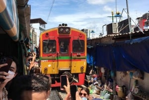 バンコク：グランド・パレス、列車＆フローティング・マーケット・ツアー