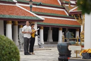 Bangkok: Grand Palace, Wat Pho, Wat Arun Sacred & Local Tour