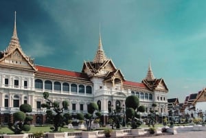 Bangkok: Grand Palace, Wat Phra Kaew, and Wat Trimit Tour