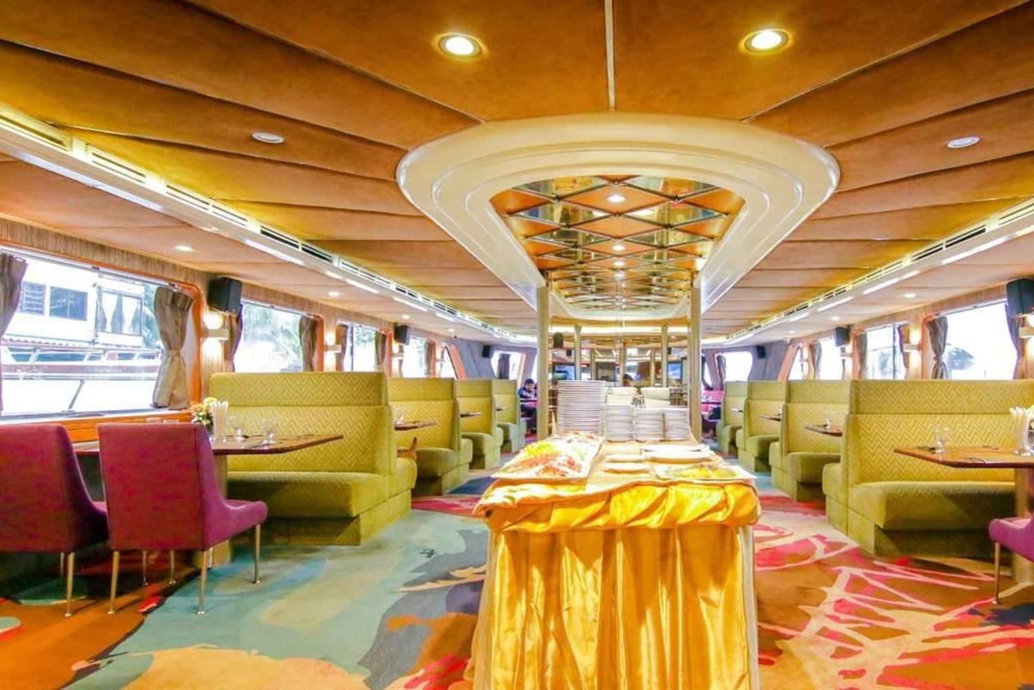 Bangkok: Rejs Grand Pearl Dinner Cruise z transferem do hotelu