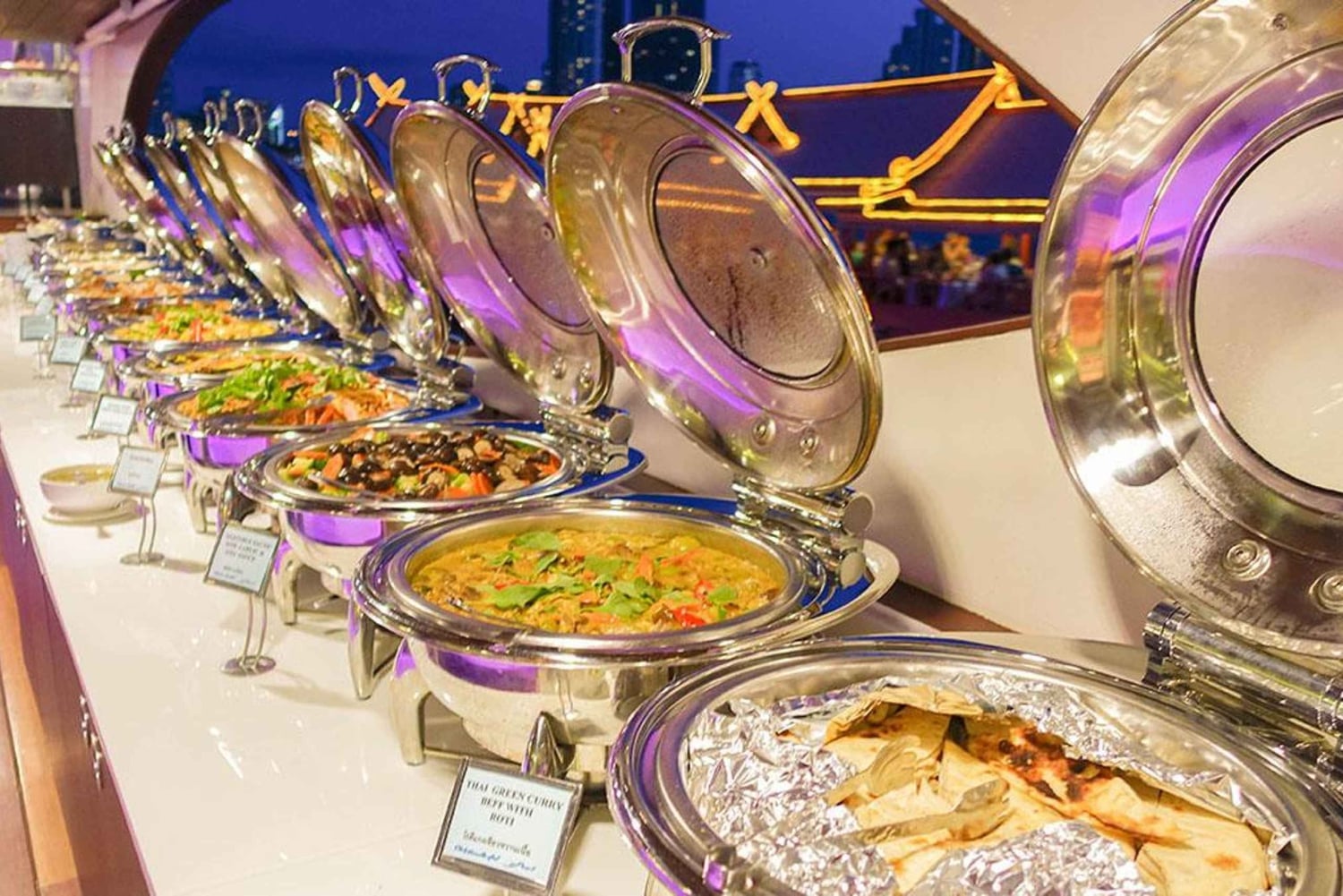Bangkok: Rejs Grand Pearl Dinner Cruise z transferem do hotelu