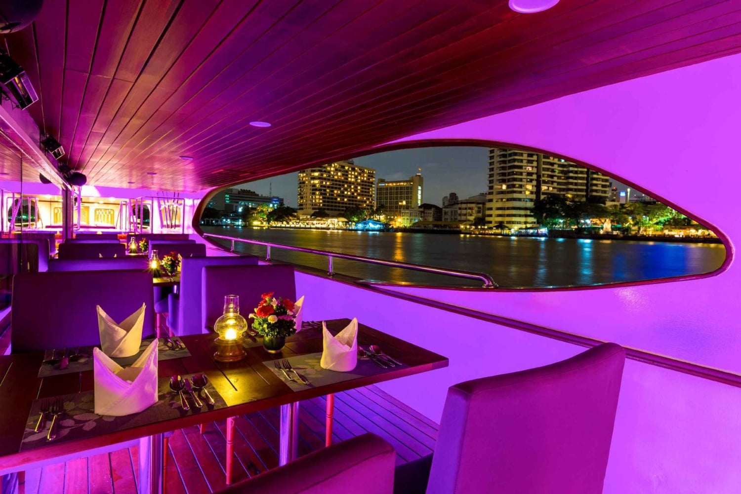 Bangkok: Rejs Grand Pearl Dinner Cruise z transferem do hotelu