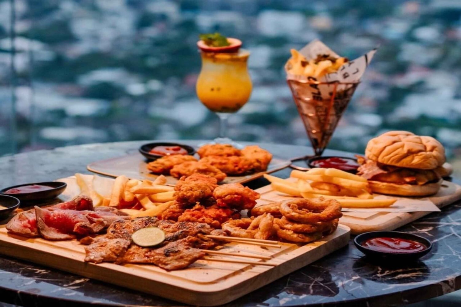 Bangkok: Gravity 87 Rooftop Lounge At Ramada Bangkok