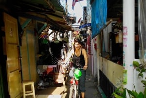 Bangkok: Green Oasis Guided Bike Tour with Boat Ride