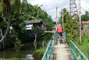 Bangkok: Half-Day Food Tour by Bike with Lunch
