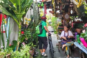 Bangkok: Halbtagestour zum Leben und Essen in Bangkok mit dem Fahrrad und Mittagessen