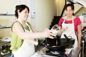 Półdniowa tajska lekcja gotowania z wycieczką po targu