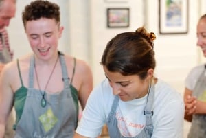 Bangkokissa: Bangkok: Kädestä pitäen thaimaalainen ruoanlaittokurssi ja markkinakierros