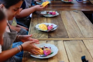 Bangkokissa: Bangkok: Kädestä pitäen thaimaalainen ruoanlaittokurssi ja markkinakierros