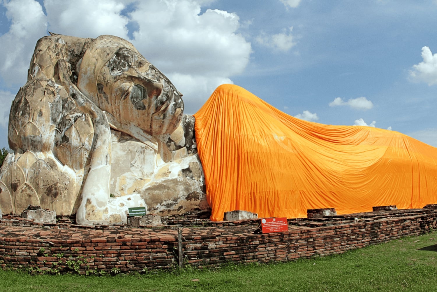 バンコクの見どころ：水上マーケット、列車マーケット、アユタヤ