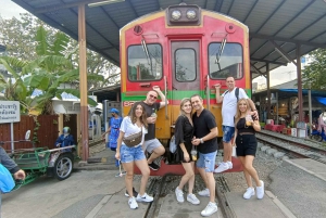 Bangkok: Tur til jernbanemarkedet og det flydende marked i Damnuansaduak