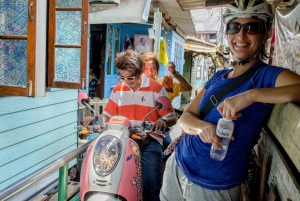 Bangkok Historic Neighborhoods: Morning Bike Tour
