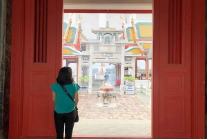 Бангкок: экскурсия по историческим храмам и потаенный бар на закате