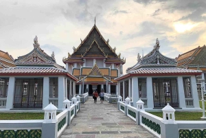 Бангкок: экскурсия по историческим храмам и потаенный бар на закате