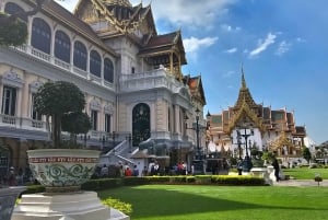 Bangkokin historia, temppelit, markkinat ja ruoan maku