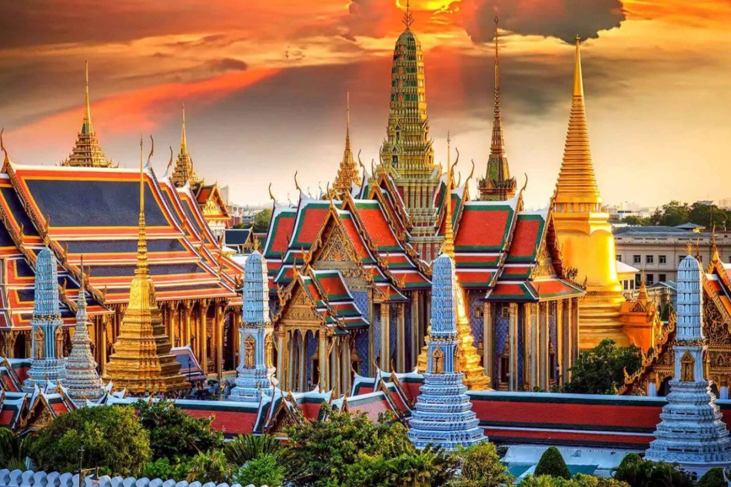Бангкок в апреле. Ват Пхра Кео Бангкок. Храм изумрудного Будды в Таиланде. Королевский дворец в Тайланде. Большой Королевский дворец в Бангкоке.