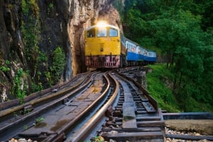 Bangkok: Kanchanaburi, brug over de Kwai, Hellfire Pass-tour