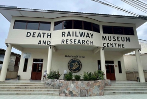 Bangkok: Kanchanaburi & River Kwai History Tour mit Abholung