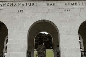 Bangkok: Kanchanaburi & River Kwai History Tour mit Abholung