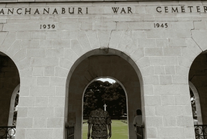 Bangkok: Kanchanaburi og River Kwai historietur med henting