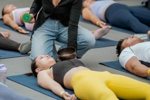 Passeggiata nella vita locale di Bangkok ed esperienza di guarigione con il suono