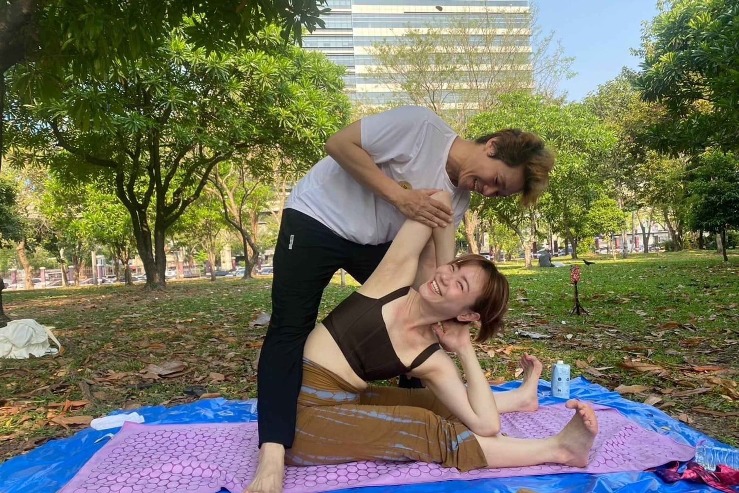 Bangkok: Lumpini Park Yoga Erfahrung