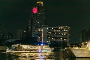 Bangkokissa: Alangka Luxury Buffet Dinner Cruise Live-musiikilla.