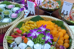 Bangkok: Luxury White Cruise with Buffet and Entertainment