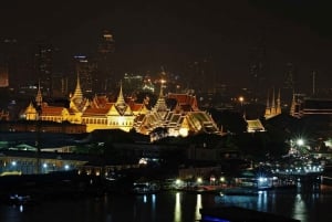 Bangkok: Luxury White Dinner Cruise with Live Entertainment