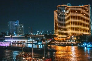 Bangkok: Luxury White Dinner Cruise with Live Entertainment