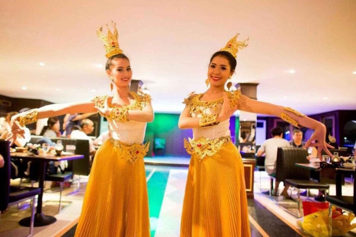 バンコク：ラグジュアリーホワイト サンセットまたはディナークルーズ（ビール付き）