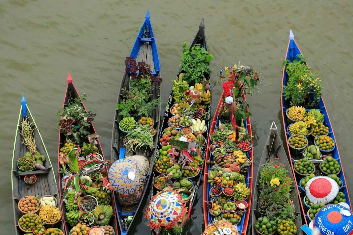 Bangkok: Maeklong Railway & Amphawa Floating Market Tour