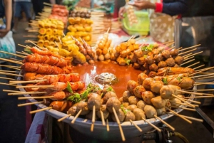 Bangkok: Markets, Temples and Food Night Tour by Tuk Tuk