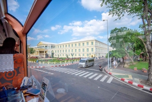 Bangkok: Michelin Food & 20 Landmarks Double-Decker Tour