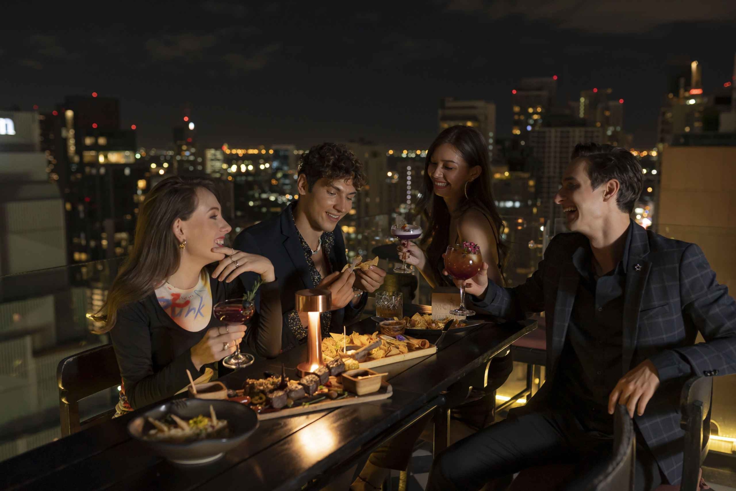 Banguecoque: Pacote de comida e bebida do Mojjo Rooftop Lounge & Bar