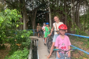 Bangkok: Morning Bike Tour with Ferry Boat Ride