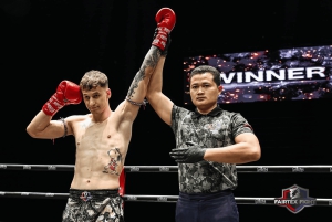 Bangkokissa: Lumpinee Boxing Stadium -nyrkkeilystadionilla järjestettävä Muay Thai -ottelu