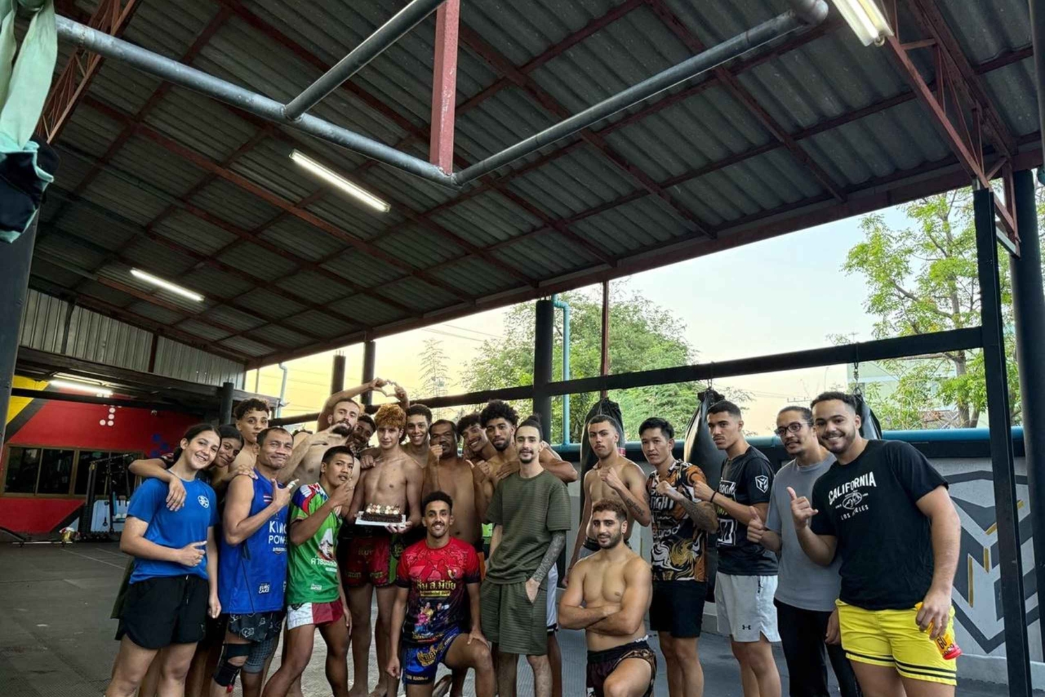 Bangkok: Muay Thai Training Experience in Professional Gym