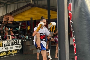 Bangkok: Muay Thai Training Experience in Professional Gym