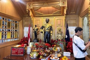 Bangkok: Nang Lerng Market Food Tour by Riverboat