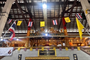 Bangkok: Nang Lerng Market Food Tour by Riverboat