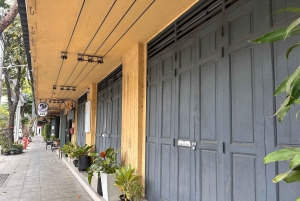 Bangkok: Nang Lerng Market Food Tour by Riverboat