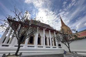 Bangkok: Nang Lerng Market Food Tour by Riverboat